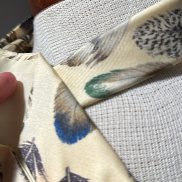 Beautiful Wild Bird Feather Pattern Silk Neck Tie - Picture 13 of 14